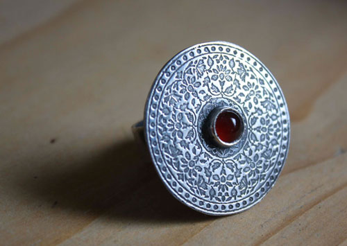 Filis, anillo de mitología griega en plata y cornalina