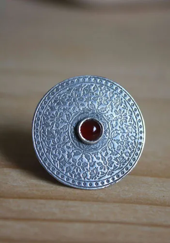 Filis, anillo de mitología griega en plata y cornalina