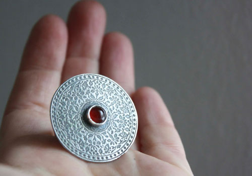 Filis, anillo de mitología griega en plata y cornalina