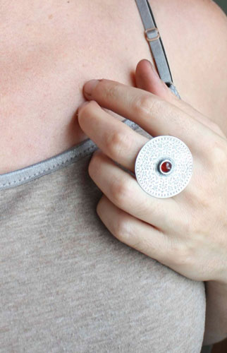 Filis, anillo de mitología griega en plata y cornalina