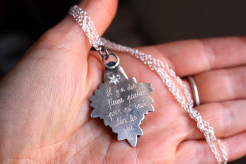 Flor bohemia, collar flor azul en plata y labradorita