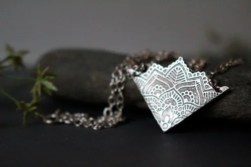 Flor de la vida, collar mandala de loto en plata