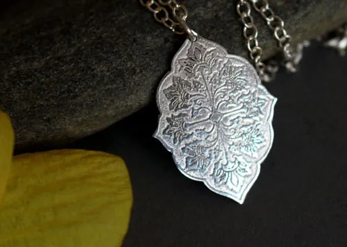 Flore, collar flor medieval en plata