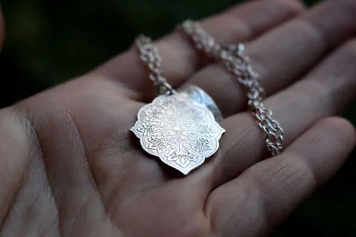 Flore, collar flor medieval en plata