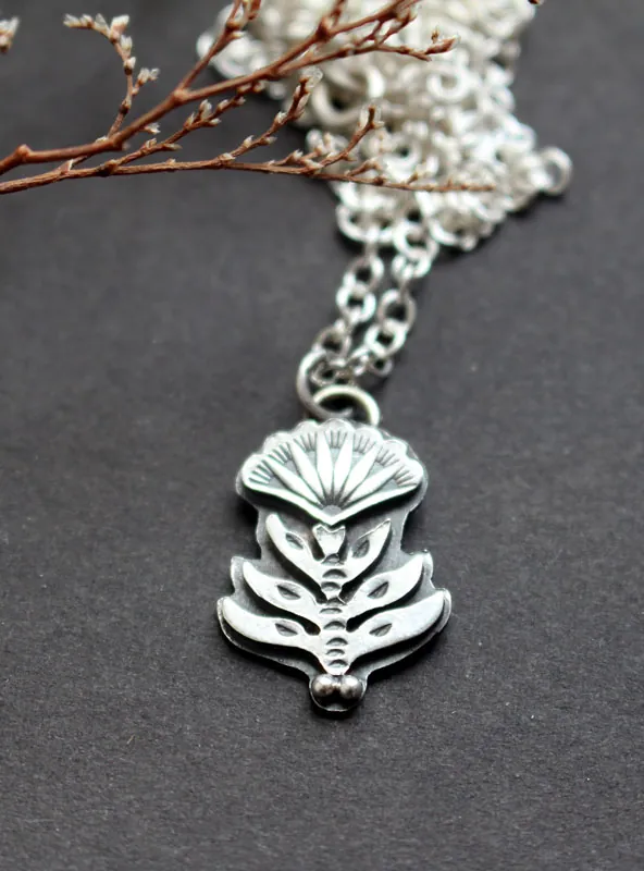 Florecer, collar flor de scaevola en plata