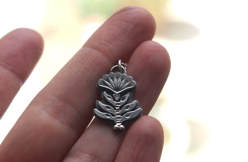 Florecer, collar flor de scaevola en plata