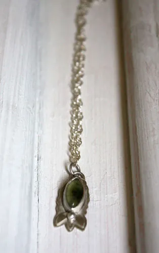 Flores de primavera, pulsera botánica en plata y prehnita