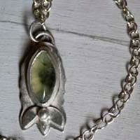 Flores de primavera, pulsera botánica en plata y prehnita