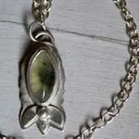 Flores de primavera, pulsera botánica en plata y prehnita