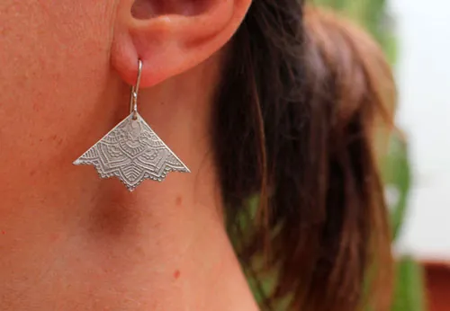 Flores de vida, aretes loto mandala triángulo de plata