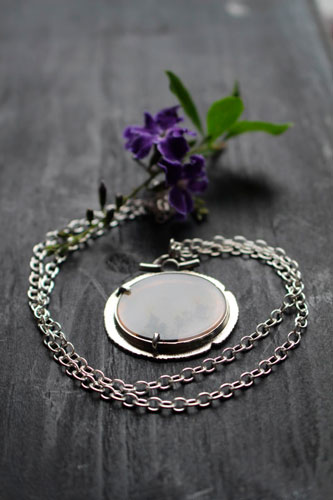 Flores en invierno, collar paisaje congelado en plata y ágata dendrítica