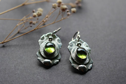 Forest under the stars, moonbeam earrings in silver and peridot