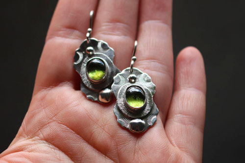 Forest under the stars, moonbeam earrings in silver and peridot
