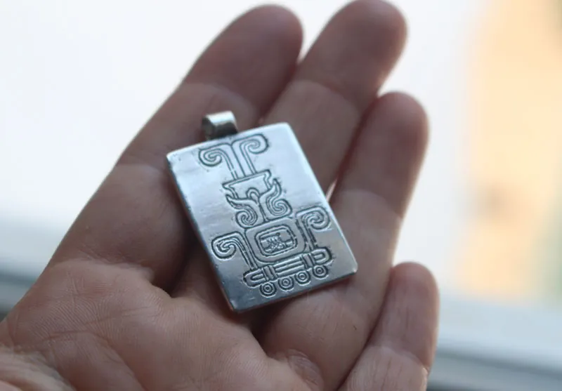 Fuego sagrado, collar glifo azteca mexicano en plata