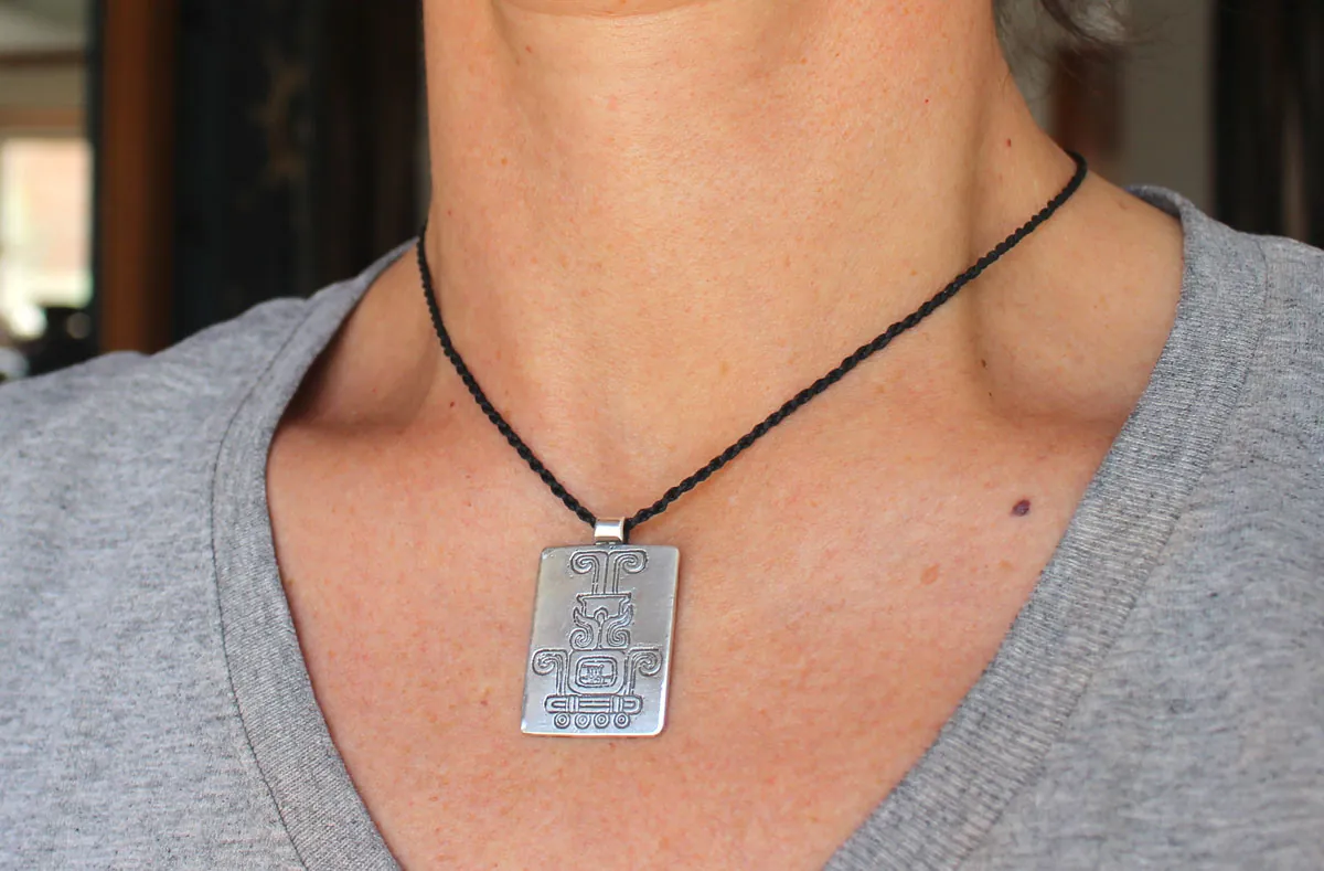 Fuego sagrado, collar glifo azteca mexicano en plata