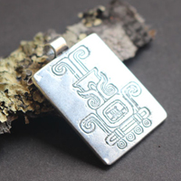 Fuego sagrado, collar glifo azteca mexicano en plata