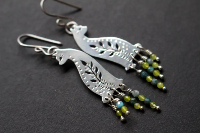 Gato del bosque, aretes guardián de la naturaleza en plata, ágata azul y ágata verde