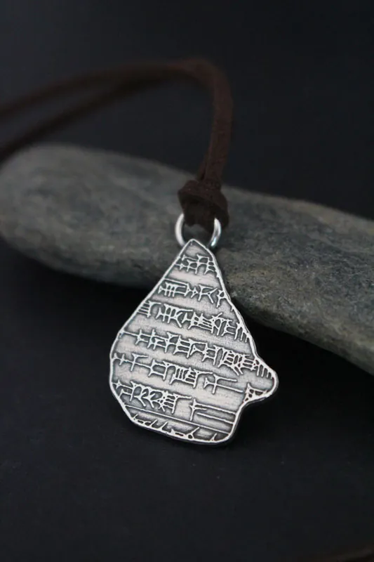 Gilgamesh, collar tablilla cuneiforme mesopotámica en plata