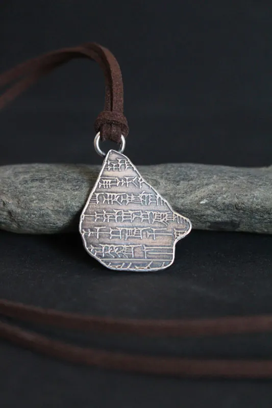Gilgamesh, collar tablilla cuneiforme mesopotámica en plata