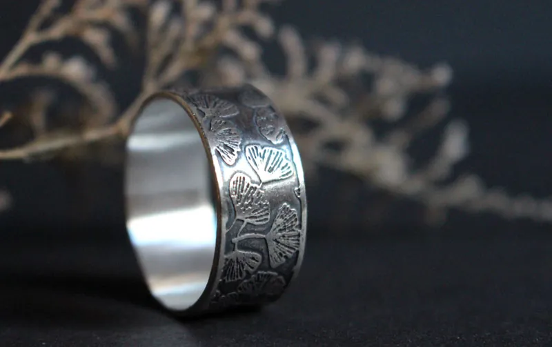 Ginkgo, anillo de hojas japonesas en plata