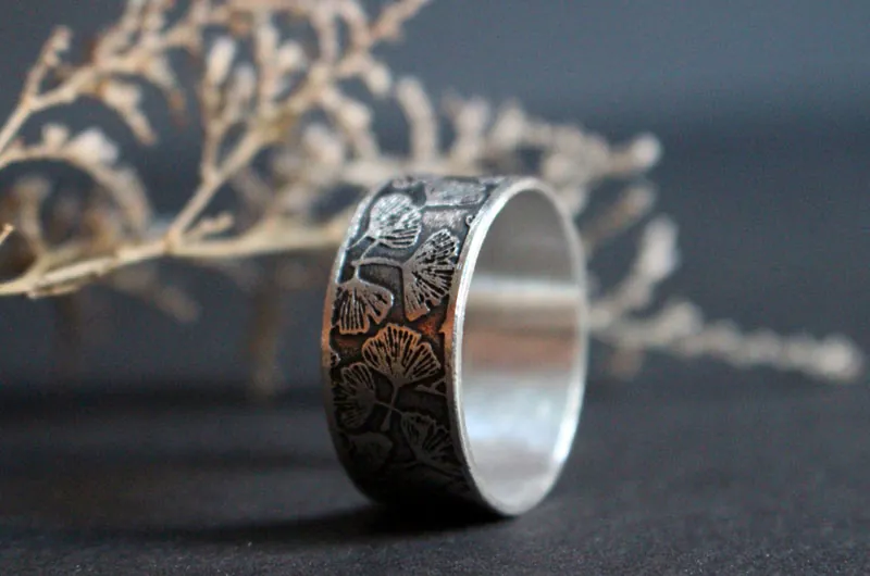 Ginkgo, anillo de hojas japonesas en plata