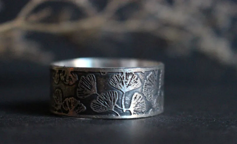 Ginkgo, anillo de hojas japonesas en plata
