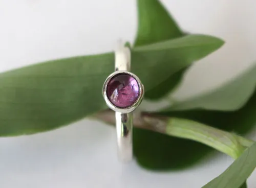 Glicina, anillo flor en plata y alejandrita morada