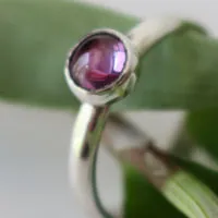 Glicina, anillo flor en plata y alejandrita morada