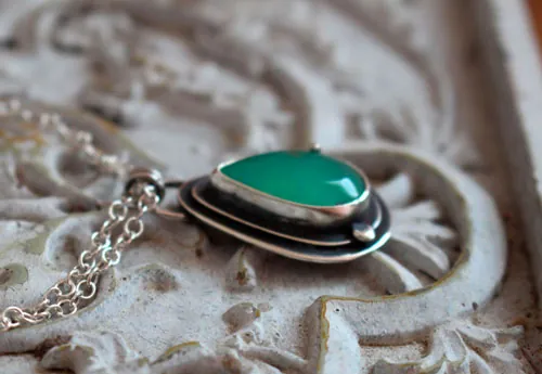 Gota de crisoprasa, collar romántico en plata y crisoprasa