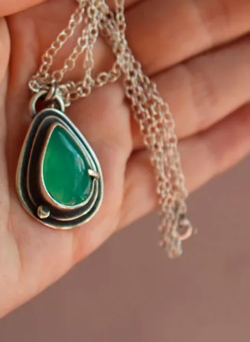 Gota de crisoprasa, collar romántico en plata y crisoprasa
