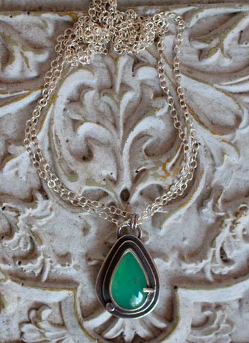 Gota de crisoprasa, collar romántico en plata y crisoprasa