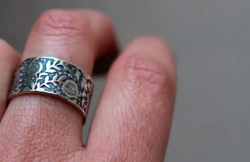 Granada, anillo fruto de abundancia en plata