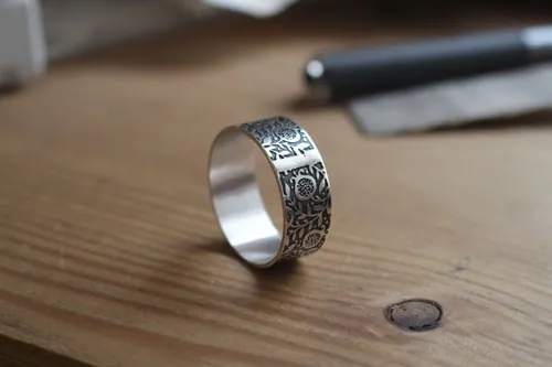 Granada, anillo fruto de abundancia en plata
