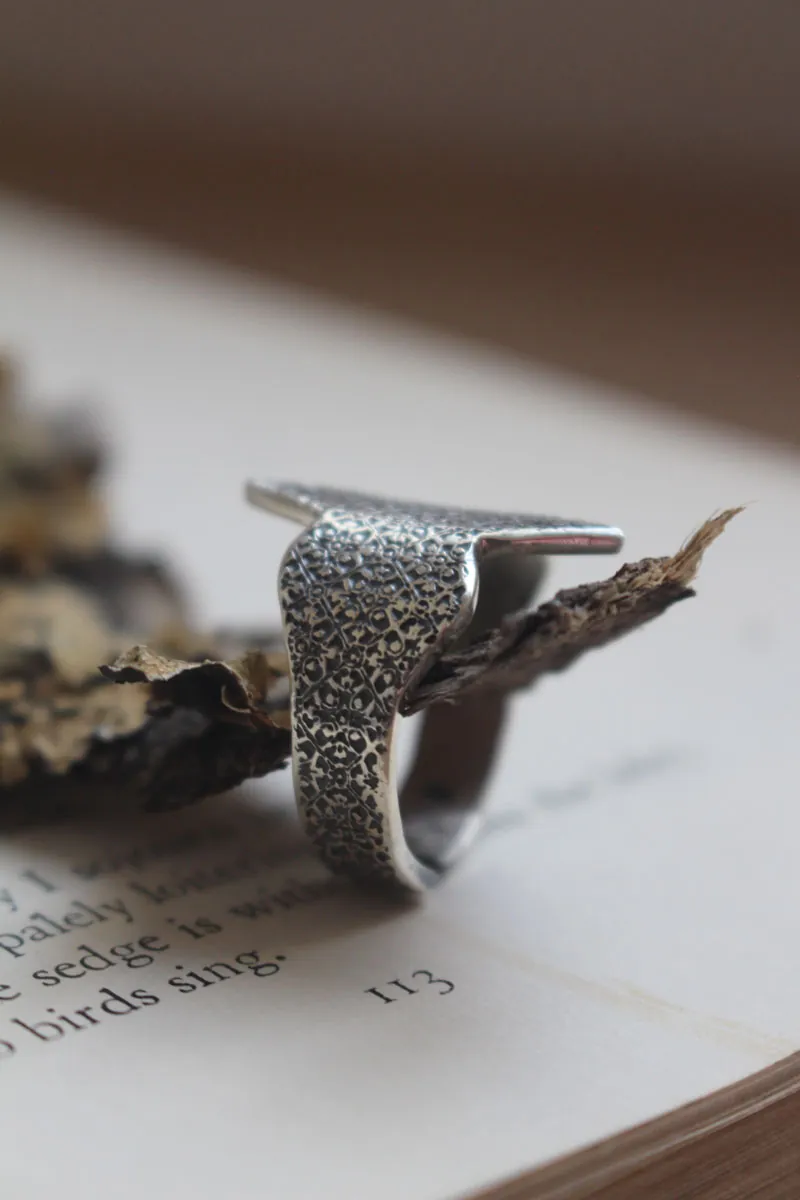 Guía, anillo mosaico en forma de marquesa en plata