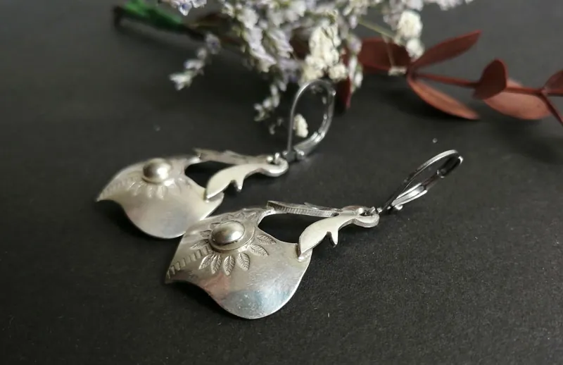 Halo lunar, aretes luna barroca en plata