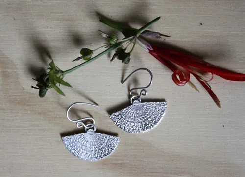 Han’i, aretes abanicos japoneses en plata