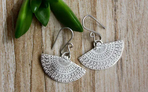 Han’i, aretes abanicos japoneses en plata