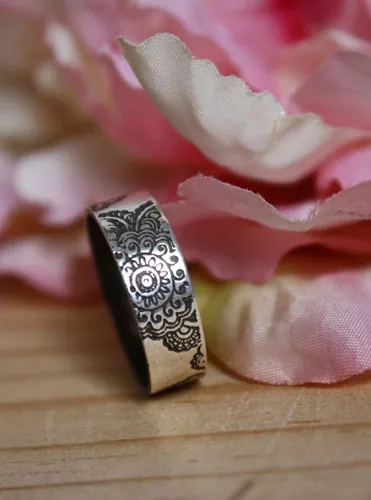 Hanae, anillo flor de cachemira en plata