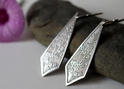 Haruna, aretes de ramas de cerezo japonés en plata