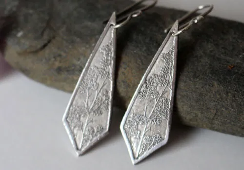 Haruna, aretes de ramas de cerezo japonés en plata