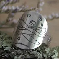 Haz de tu vida un sueño y de un sueño una realidad, anillo el avión del Principito en plata