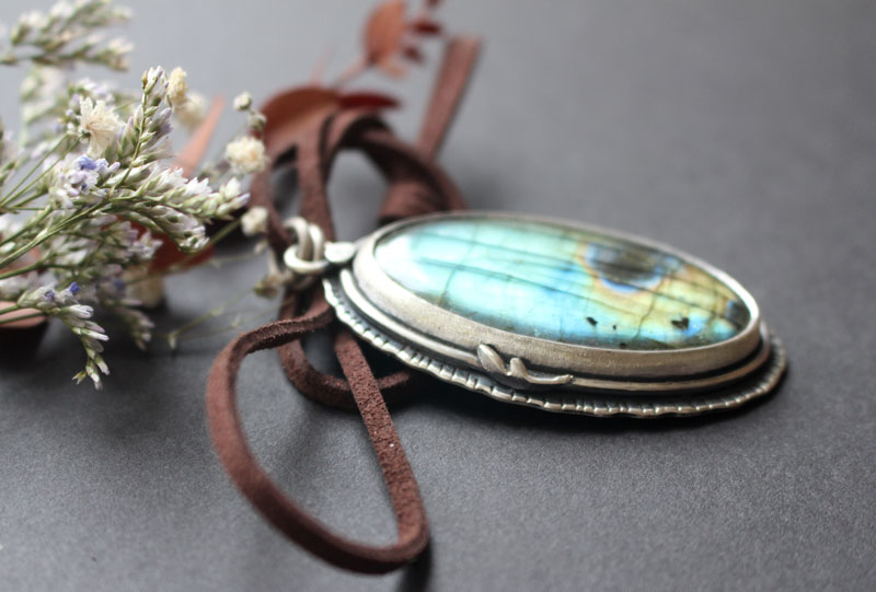 Heart of the forest, raven spirit pendant in silver and labradorite