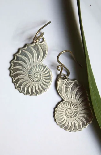 Hélix, aretes caracol nautilus en plata