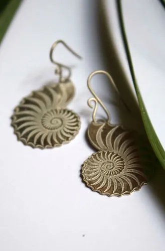 Hélix, aretes caracol nautilus en plata
