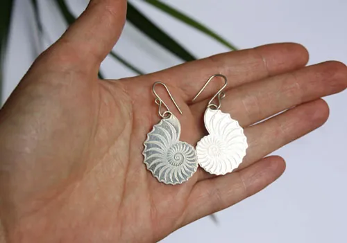 Hélix, aretes caracol nautilus en plata