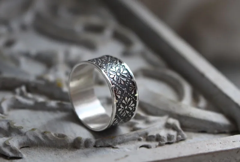 Helorian, anillo flor medieval en plata