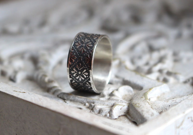 Helorian, medieval flower silver ring