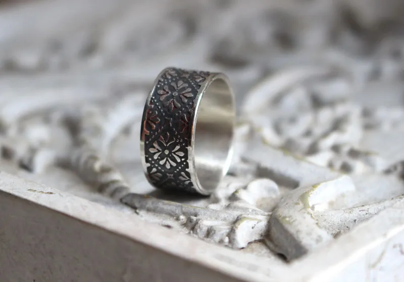 Helorian, anillo flor medieval en plata