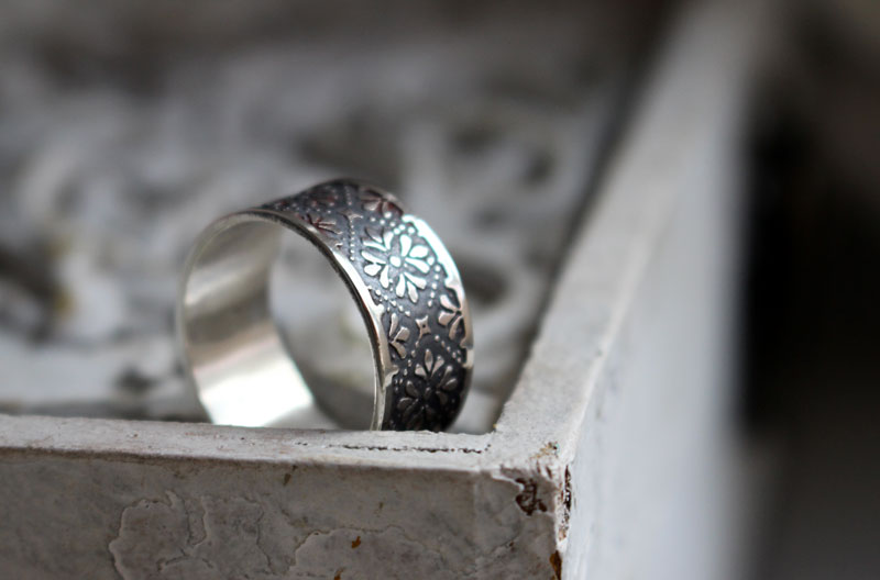 Helorian, medieval flower silver ring