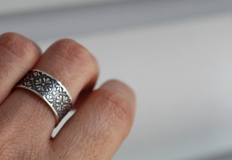 Helorian, medieval flower silver ring
